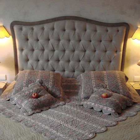 Les Demoiselles De Ladoix Bed & Breakfast Стая снимка